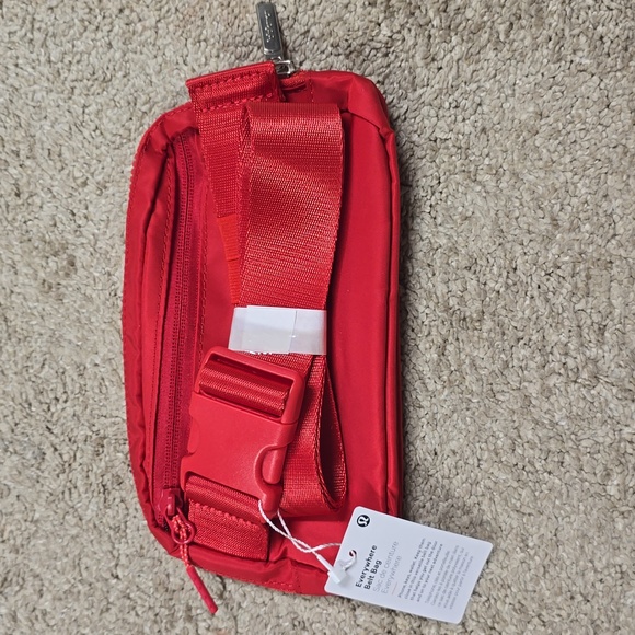 Everywhere Belt Bag 1L NWT - Picture 8 of 8